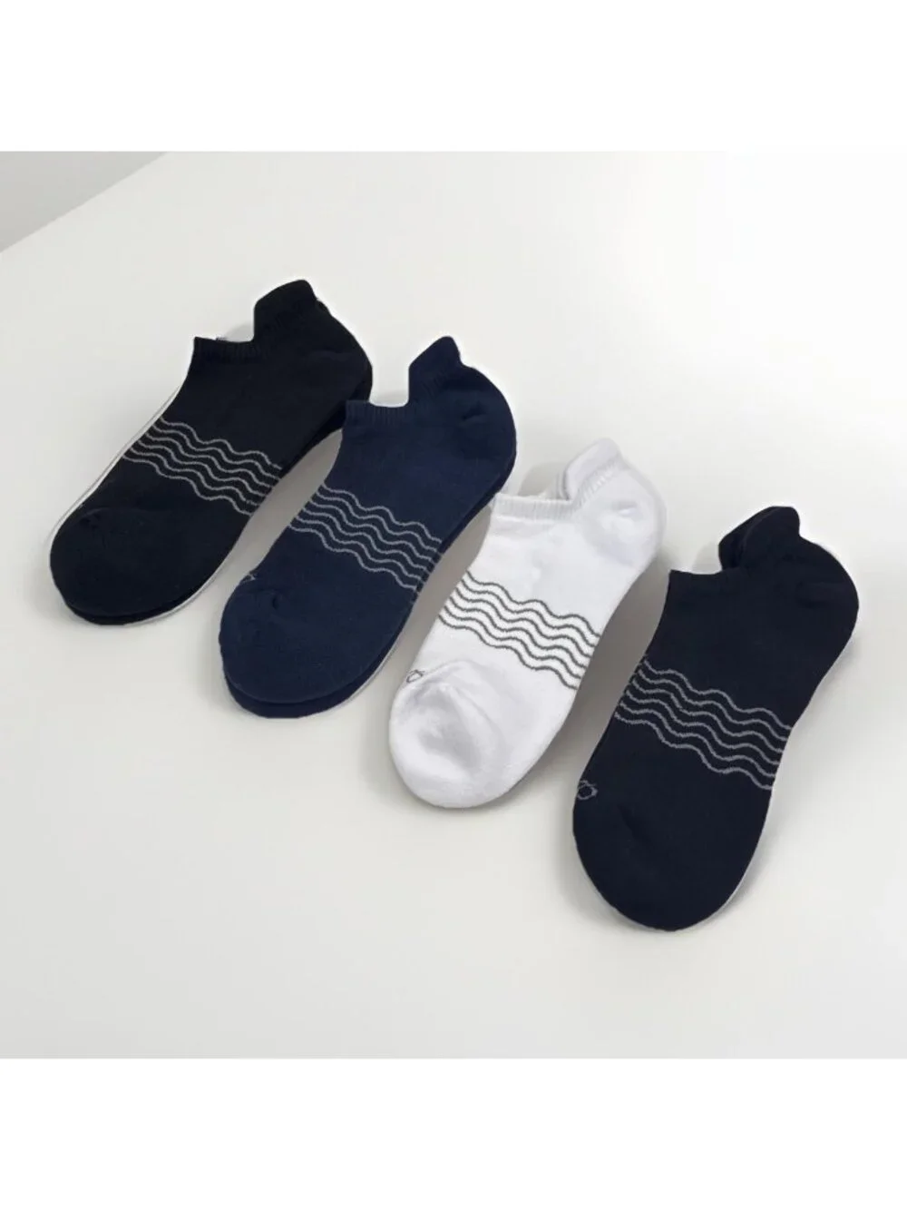 Quince Men's Organic Cotton Ankle Socks 4-Pack in Black/Navy/White Size XS/S 5-8